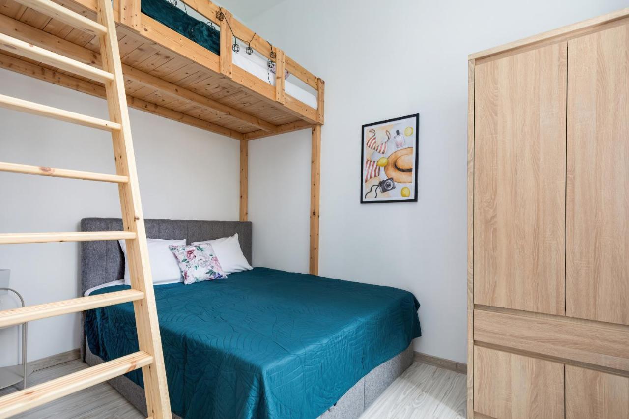 Kolejowa Apartment With A Mezzanine Miedzyzdroje By Noclegi Renters Ngoại thất bức ảnh